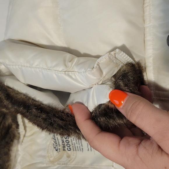 Goose Down Vest - Picture 3 of 7